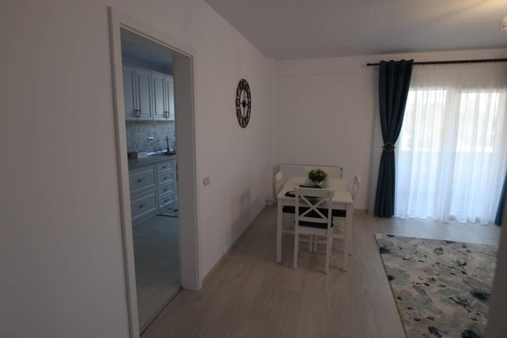 White Apartment Gura Humorului, Bucovina, Voronet Ngoại thất bức ảnh