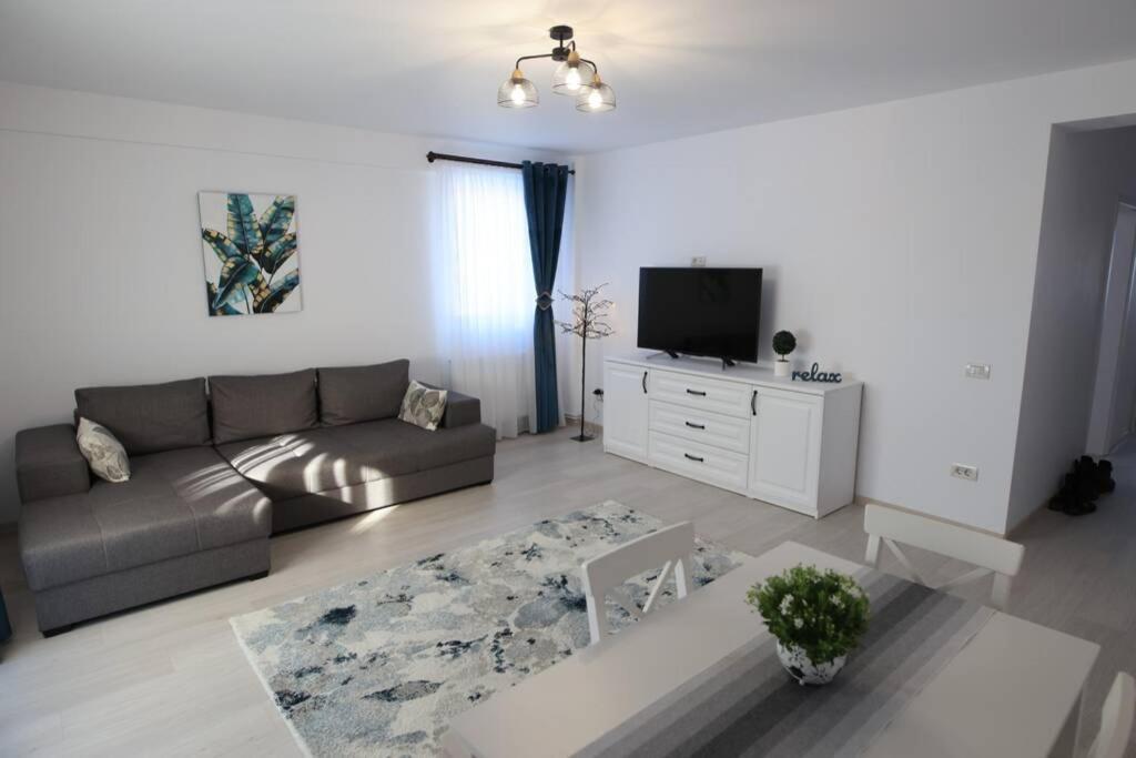 White Apartment Gura Humorului, Bucovina, Voronet Ngoại thất bức ảnh