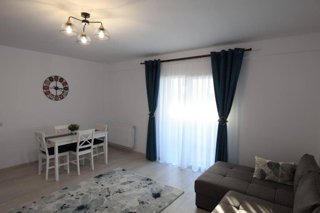 White Apartment Gura Humorului, Bucovina, Voronet Ngoại thất bức ảnh