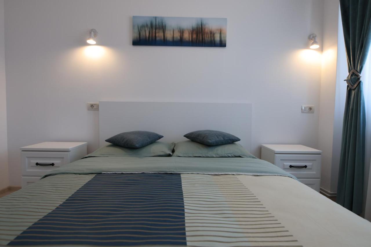 White Apartment Gura Humorului, Bucovina, Voronet Ngoại thất bức ảnh