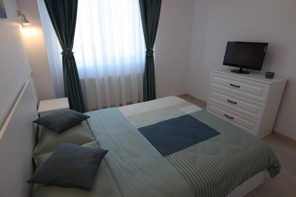 White Apartment Gura Humorului, Bucovina, Voronet Ngoại thất bức ảnh