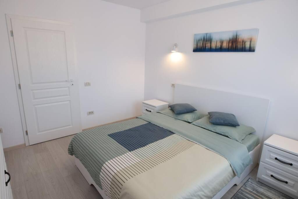White Apartment Gura Humorului, Bucovina, Voronet Ngoại thất bức ảnh