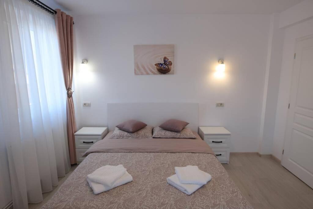 White Apartment Gura Humorului, Bucovina, Voronet Ngoại thất bức ảnh