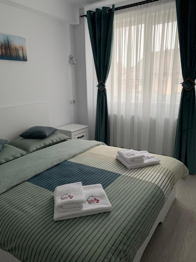 White Apartment Gura Humorului, Bucovina, Voronet Ngoại thất bức ảnh